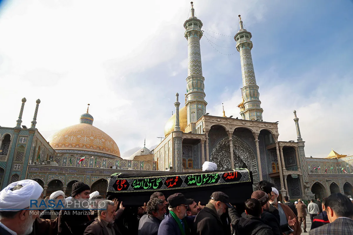 تشییع پیکر آیت الله طبرسی در قم