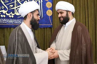 جشن عمامه&zwnj;گذاری طلاب در بیوت مراجع تقلید به&zwnj;مناسبت روز میلاد حضرت زهرا (سلام&zwnj;الله&zwnj;علیها)