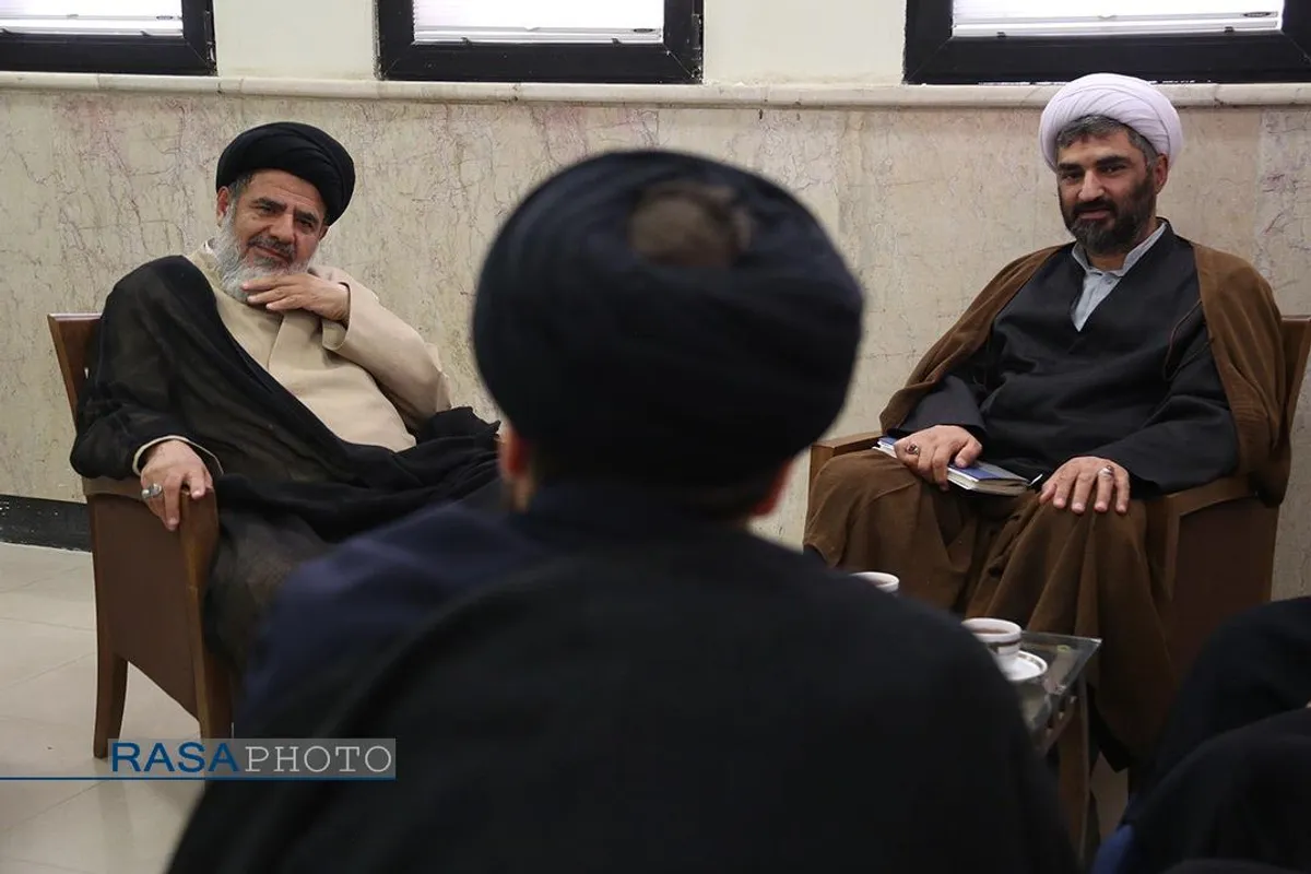 دیدار حجت الاسلام محمدمهدی محققی مدیرعامل رسا با حجت الاسلام سید ابوالحسن حسن&zwnj;زاده نماینده مردم خوزستان در مجلس خبرگان رهبری
