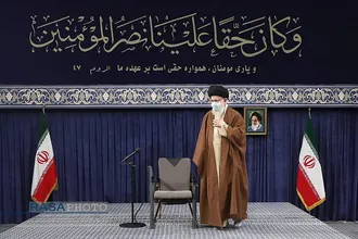 دیدار دست&zwnj;اندرکاران برگزاری کنگره ملی شهدای استان لرستان با مقام معظم رهبری
