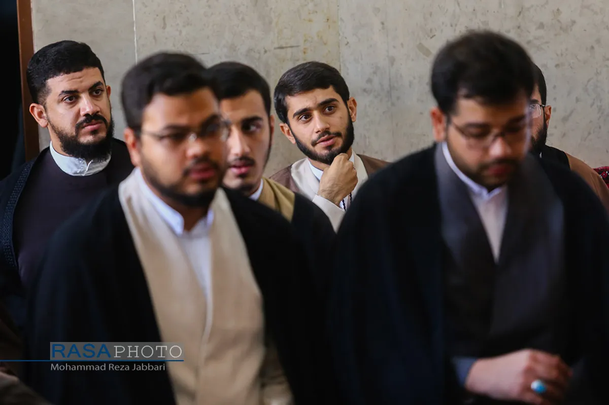 جشن عمامه&zwnj;گذاری طلاب توسط حضرت آیت الله سبحانی