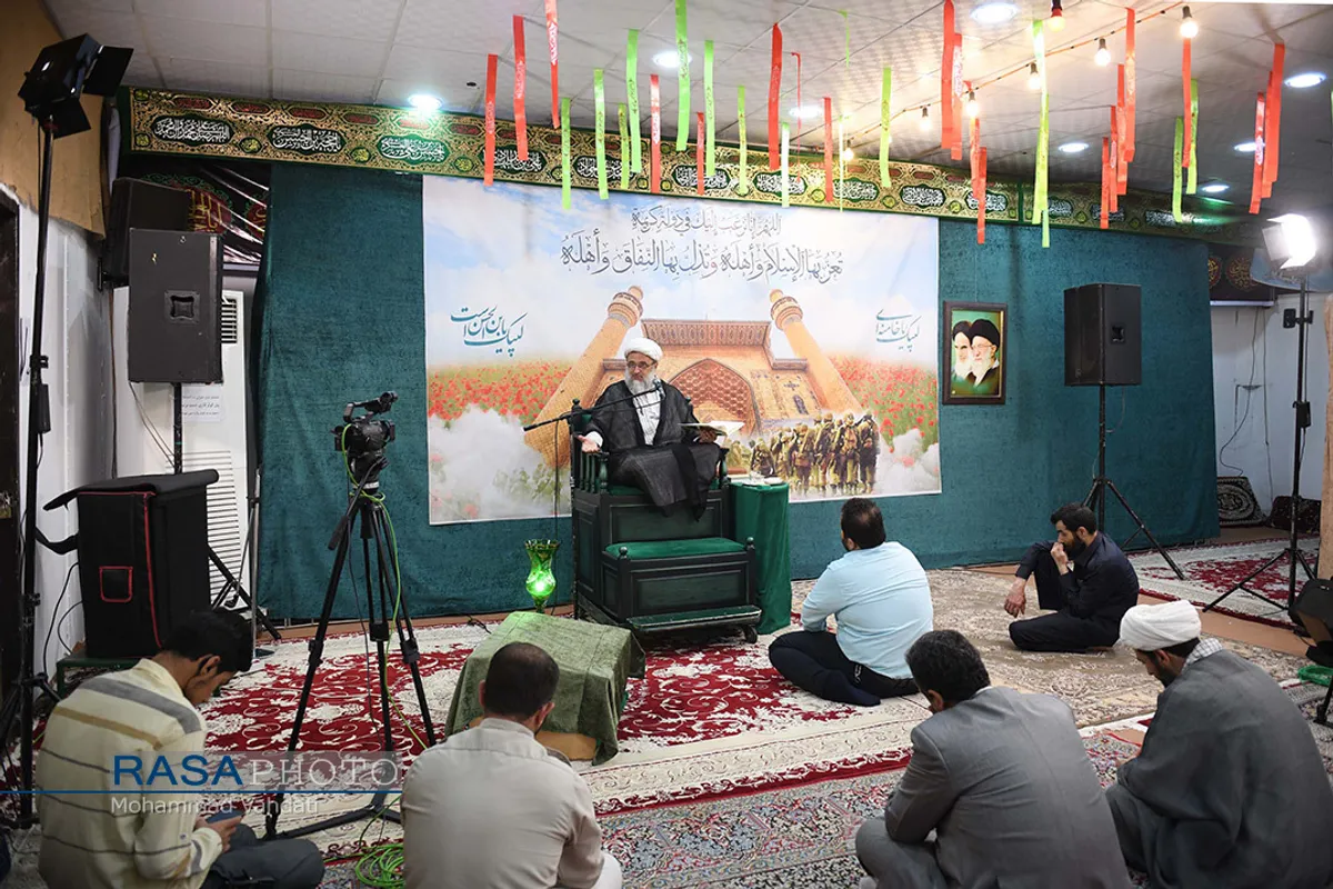 مناجات خوانی شب&zwnj;های ماه مبارک رمضان در هیئت محبین اهلبیت
