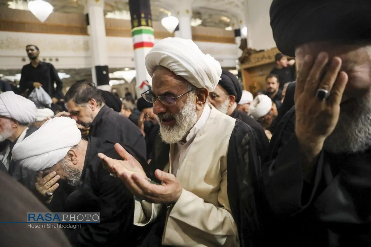 بزرگداشت امام شهید از سوی رهبر معظم انقلاب در حرم کریمه اهل&zwnj;بیت (س)