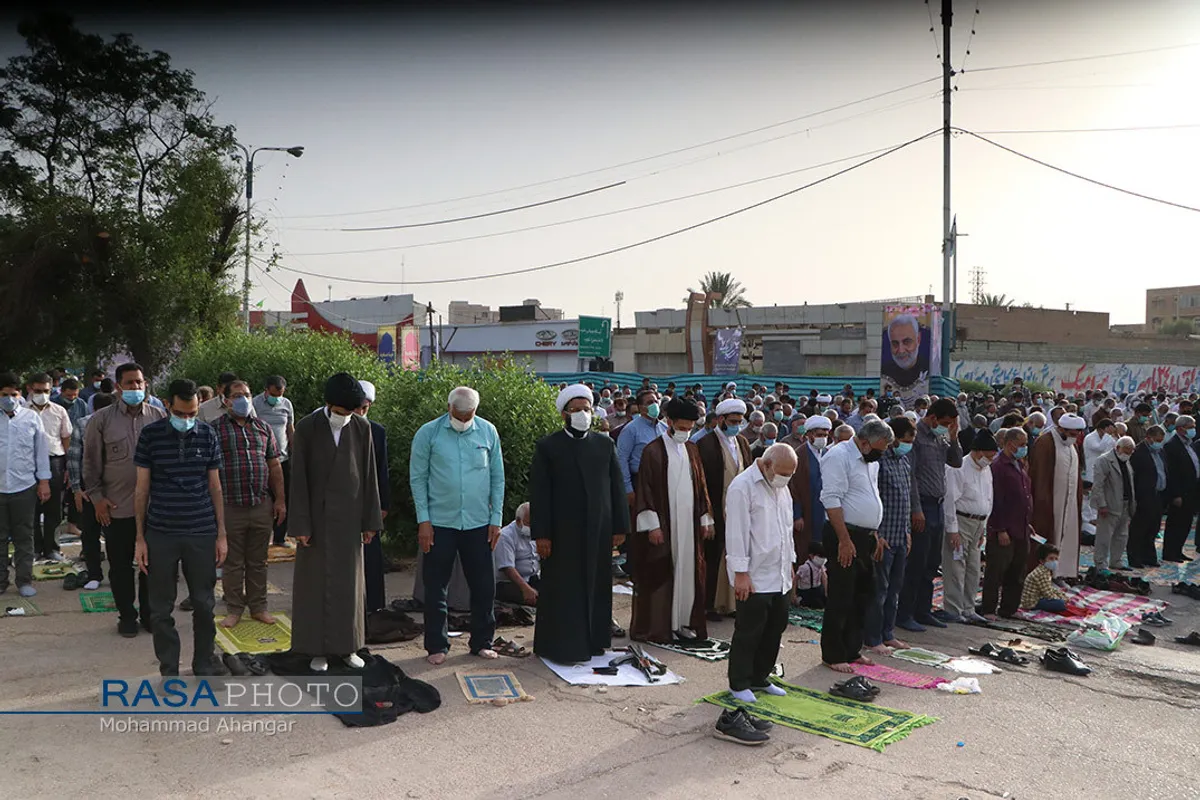 نماز عید سعید فطر به امامت آیت الله موسوی جزایری