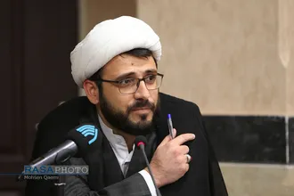 نشست صمیمی جمعی از نخبگان حوزه با حجت الاسلام والمسلمین عماد