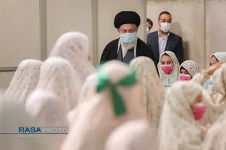 مراسم جشن تکلیف دختران دانش&zwnj;آموز با حضور مقام معظم رهبری