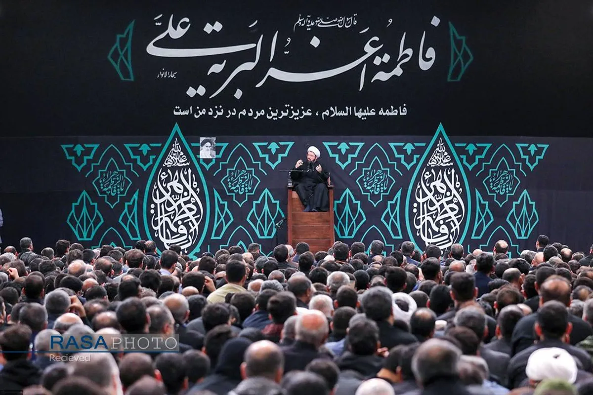 عزاداری شام شهادت حضرت فاطمه&zwnj;زهرا (سلام&zwnj;الله&zwnj;علیها) با حضور رهبر انقلاب