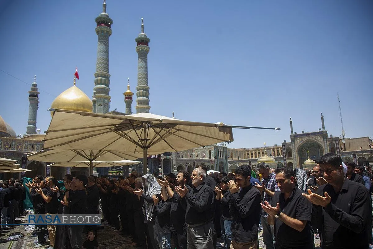 نماز جماعت و عزاداری ظهر عاشورای حسینی در قم