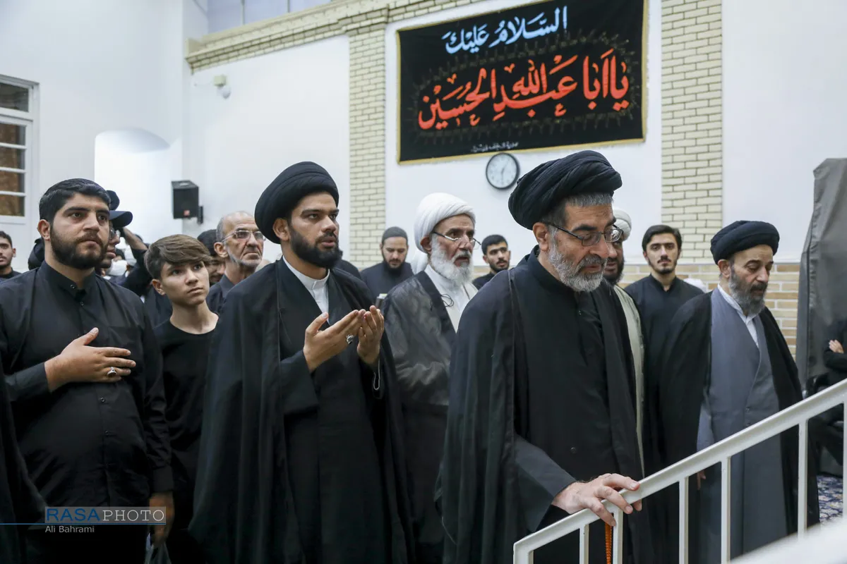 مراسم وداع با پیکر مرحوم حضرت آیت الله شبیری زنجانی