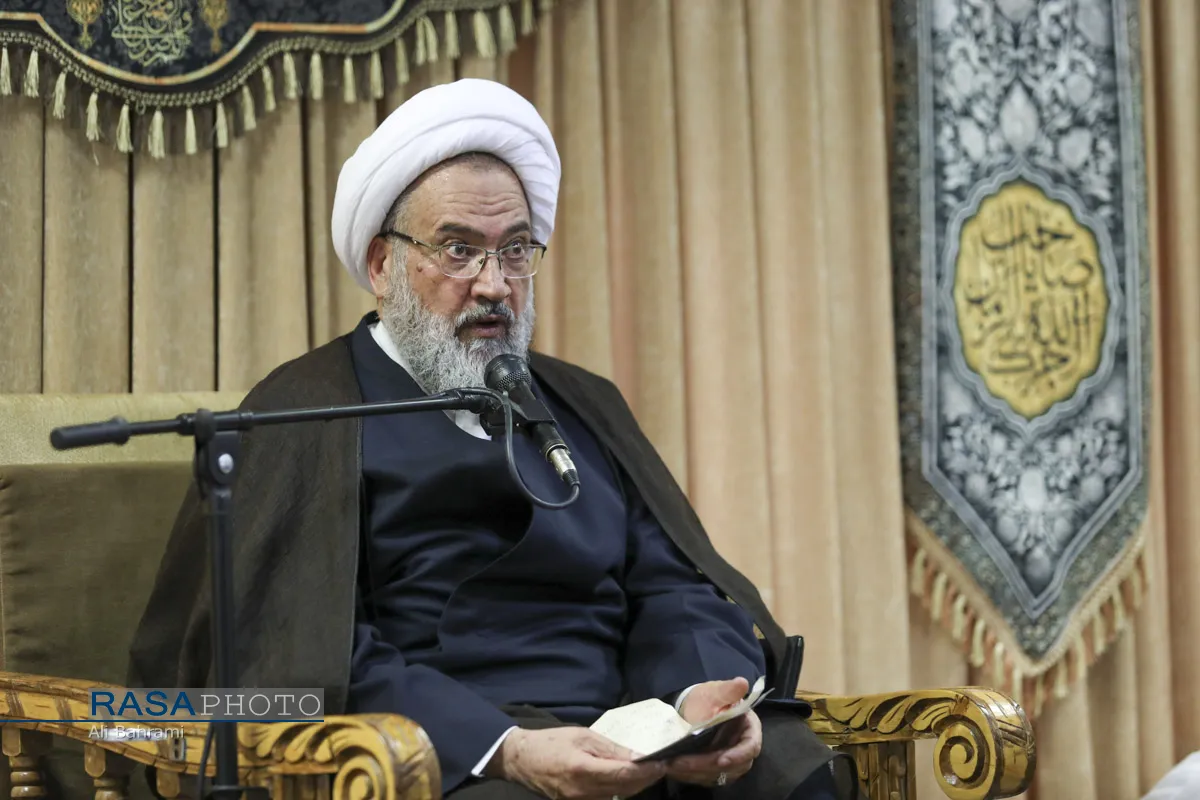 مراسم بزرگداشت قائد شهید امت حضرت آیت&zwnj;الله&zwnj;العظمی خامنه ای در دفتر حضرت آیت الله جوادی آملی