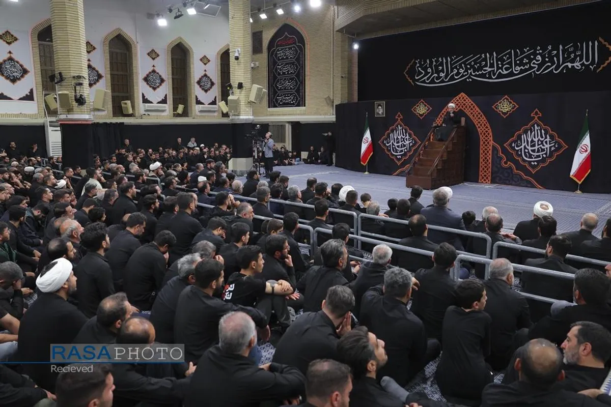 مراسم عزاداری شام غریبان حسینی (علیه&zwnj;السلام) در حسینیه امام خمینی (ره)