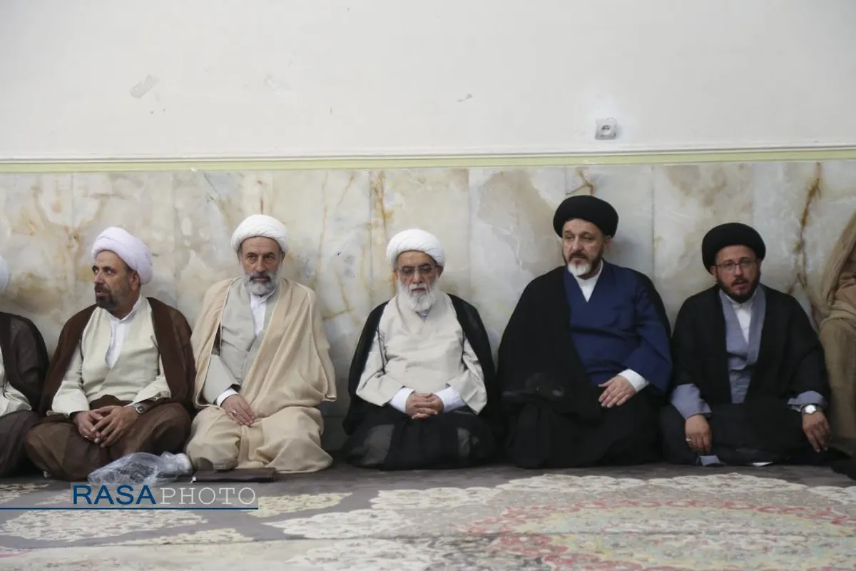 دیدار اعضای مجمع نمایندگان طلاب با آیت الله شب زنده&zwnj;دار