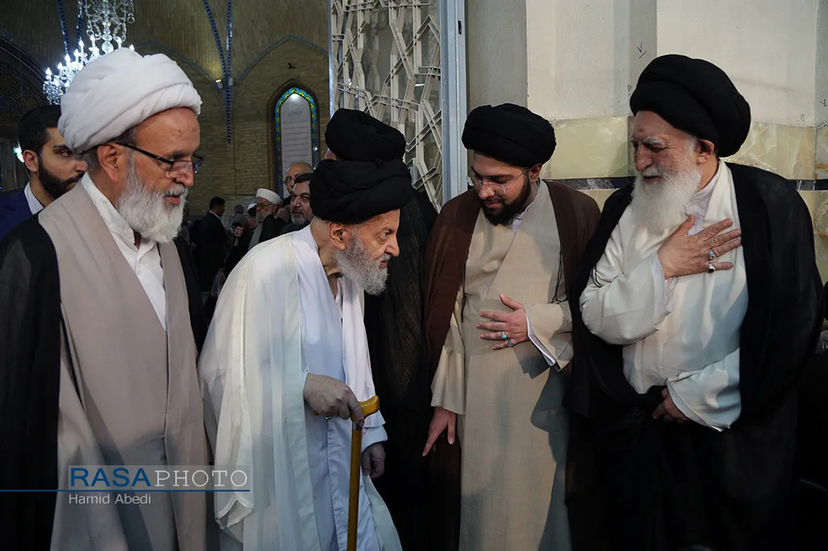 ورود آیت الله خرازی به مراسم سالگرد ارتحال حضرت آیت الله بروجردی