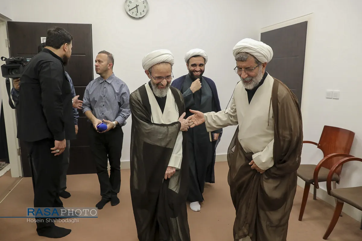 آیین رونمایی از کتاب بعثت خون