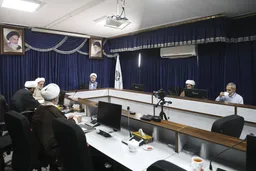نشست از دفاع مقدس تا مقاومت جهانی