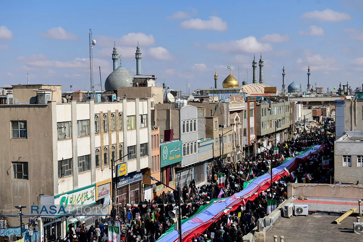 راهپیمایی باشکوه مردم قم در جشن پیروزی انقلاب