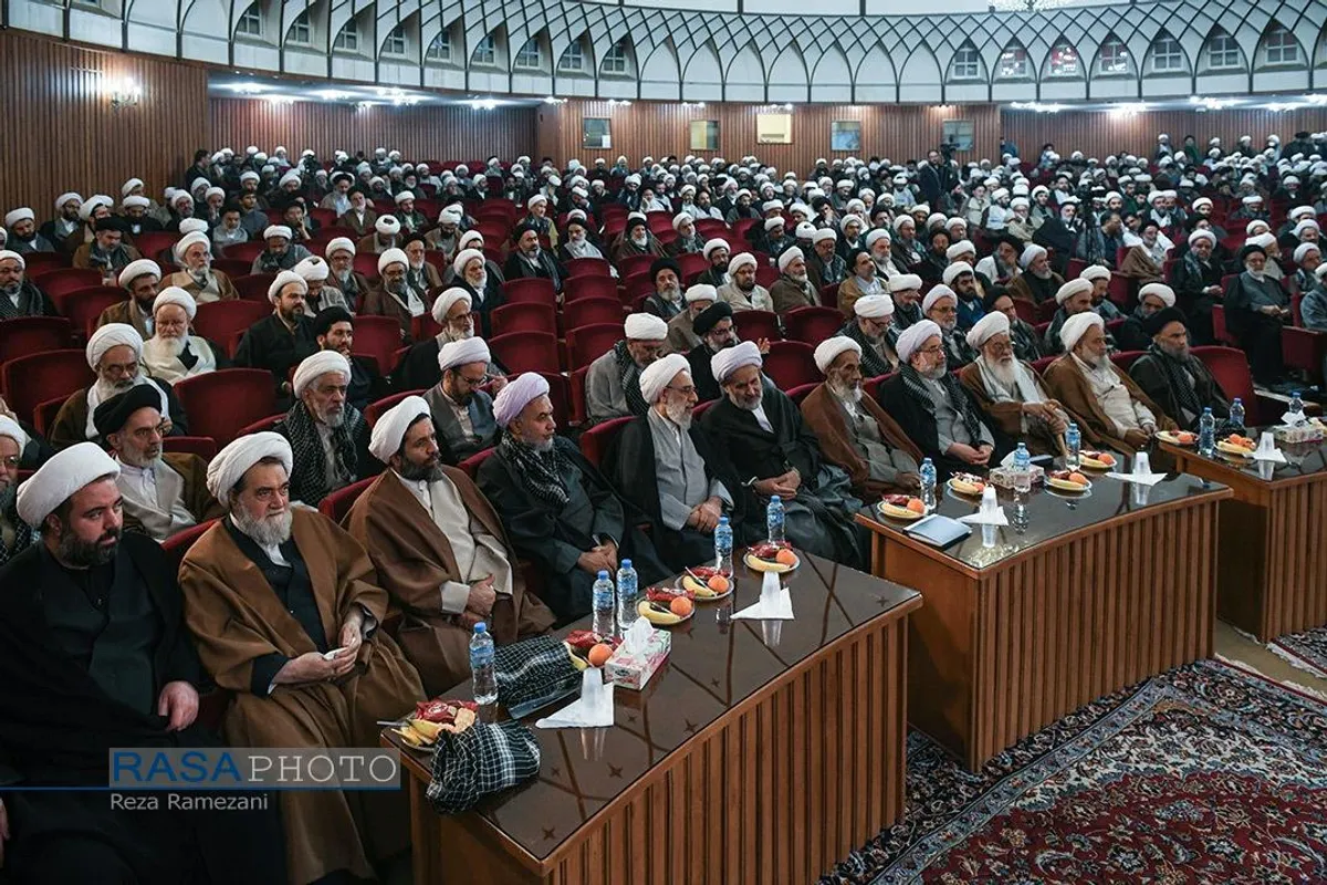 نشست تشکل اساتید سطوح عالی و خارج حوزه علمیه با موضوع "طوفان الاقصی و تحولات جهانی"