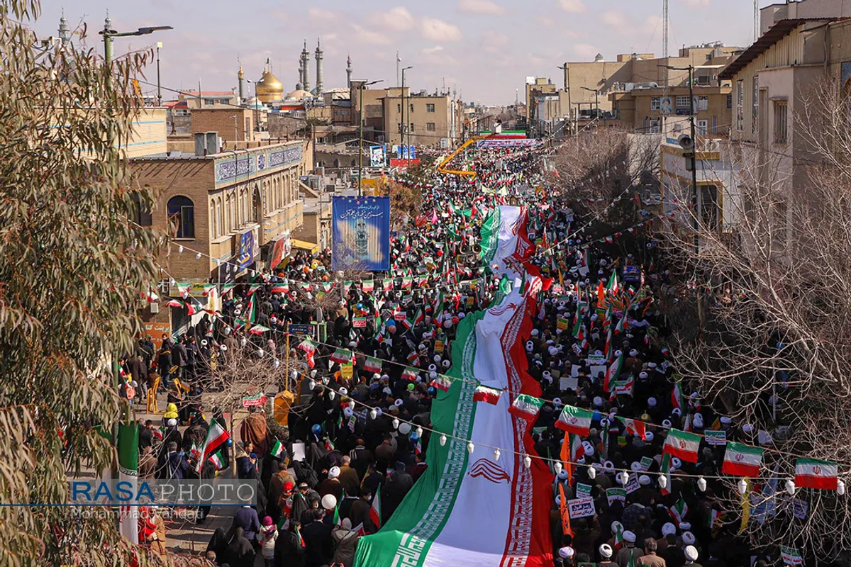 راهپیمایی باشکوه مردم قم در جشن پیروزی انقلاب
