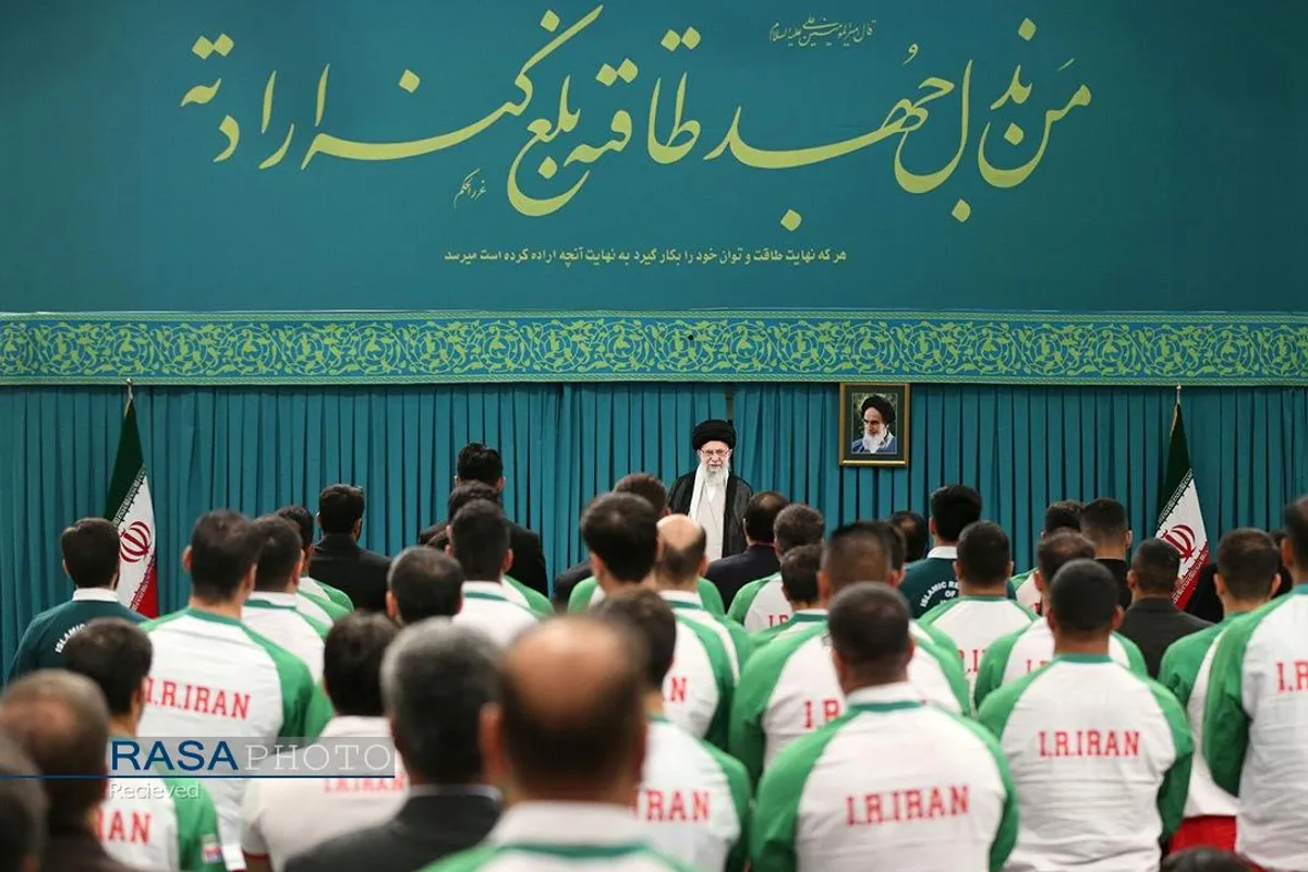 دیدار اعضای کاروان&zwnj;های اعزامی ایران به بازی&zwnj;های المپیک و پارالمپیک ۲۰۲۴ با رهبر انقلاب