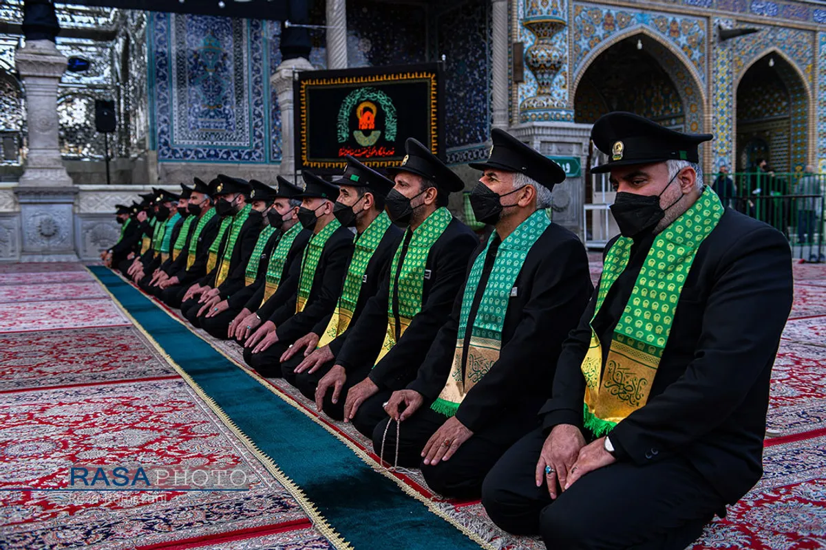 آیین تعویض پرچم حرم در شب وفات حضرت معصومه (سلام الله علیها)
