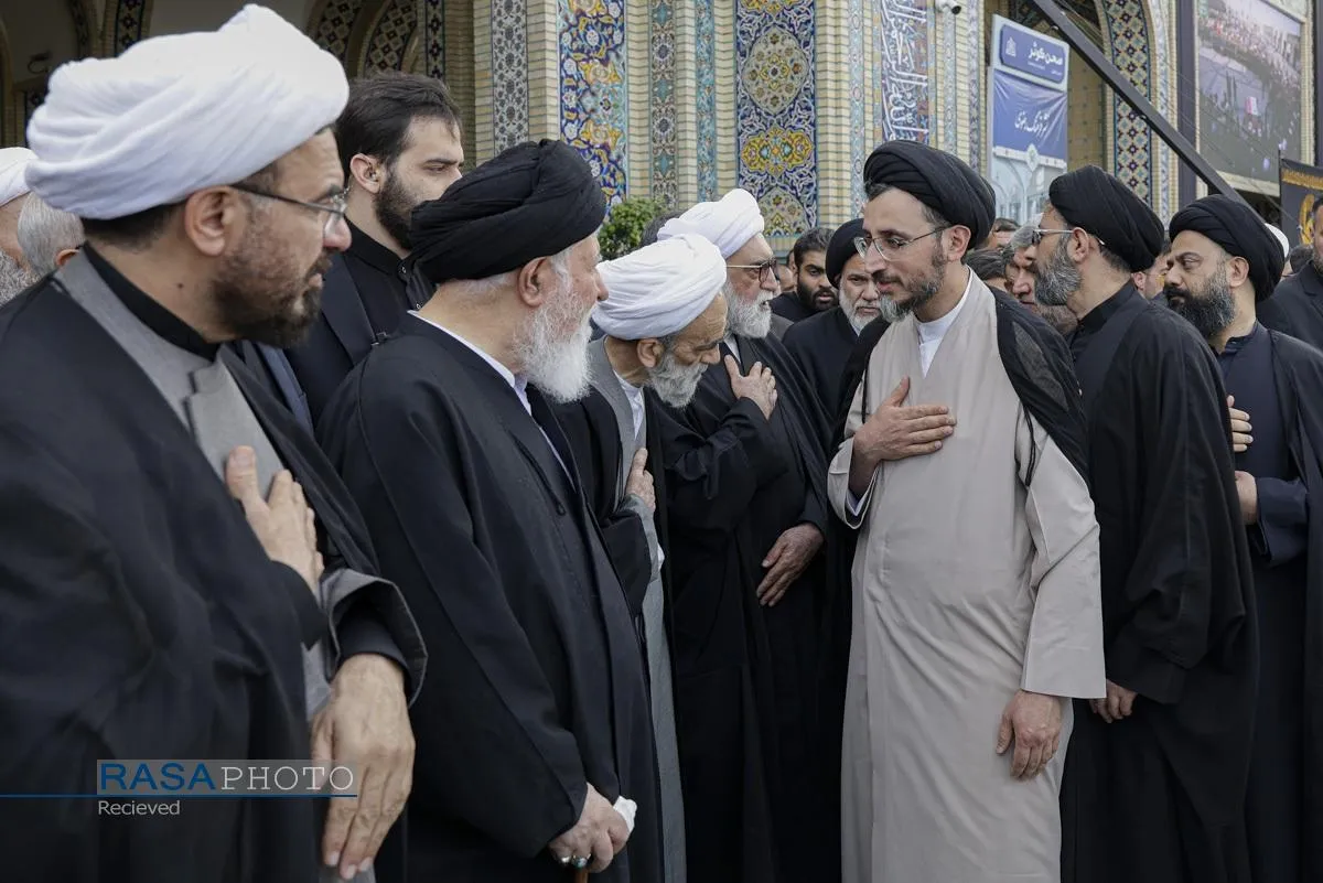 تشییع پیکر وزیر اطلاعات در حرم مطهر رضوی