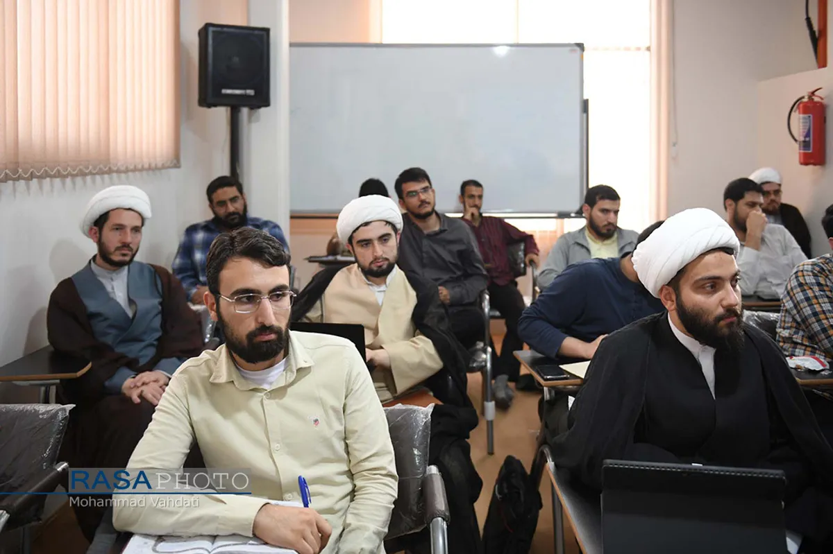 نشست نقد کتاب &laquo;تربیت اسلامی از نگاه رهبر فرزانه&raquo;