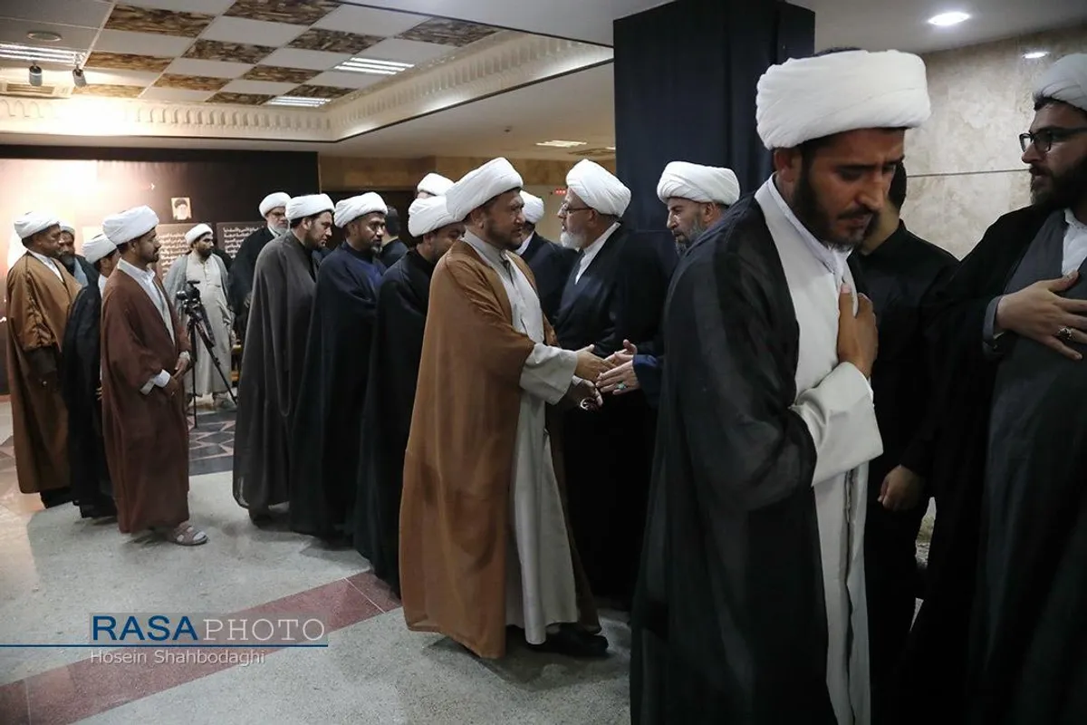 حضور شخصیت&zwnj;های حوزوی و گروه&zwnj;های مردم در دفتر حزب الله لبنان در قم