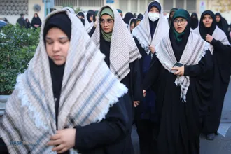 دیدار هزاران نفر از زنان و دختران با رهبر انقلاب