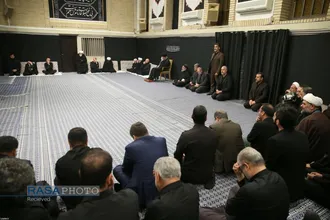 مراسم عزاداری شب عاشورای حسینی (علیه&zwnj;السلام) با حضور رهبر انقلاب