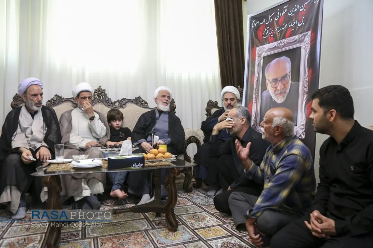 حضور آیت الله محمدی عراقی در منزل سردار شهید اسماعیل شاکری