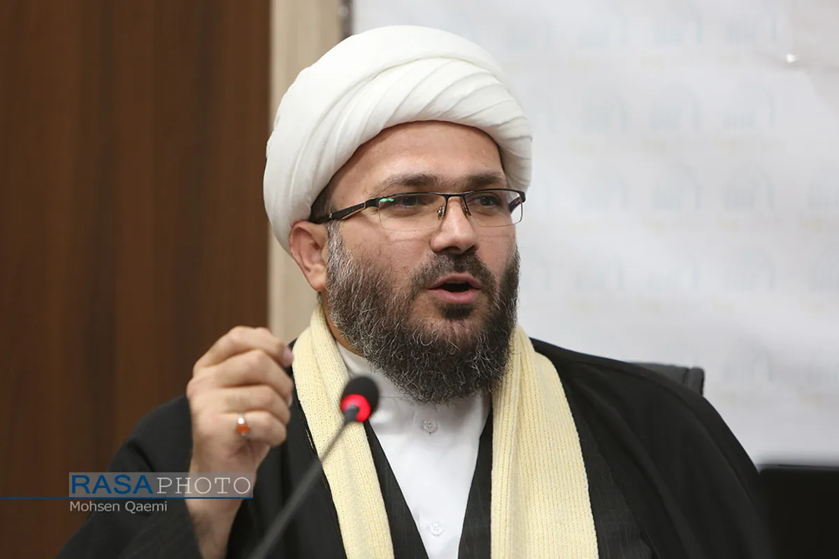 نشست راز ماندگاری انقلاب اسلامی در اندیشه امامین انقلاب