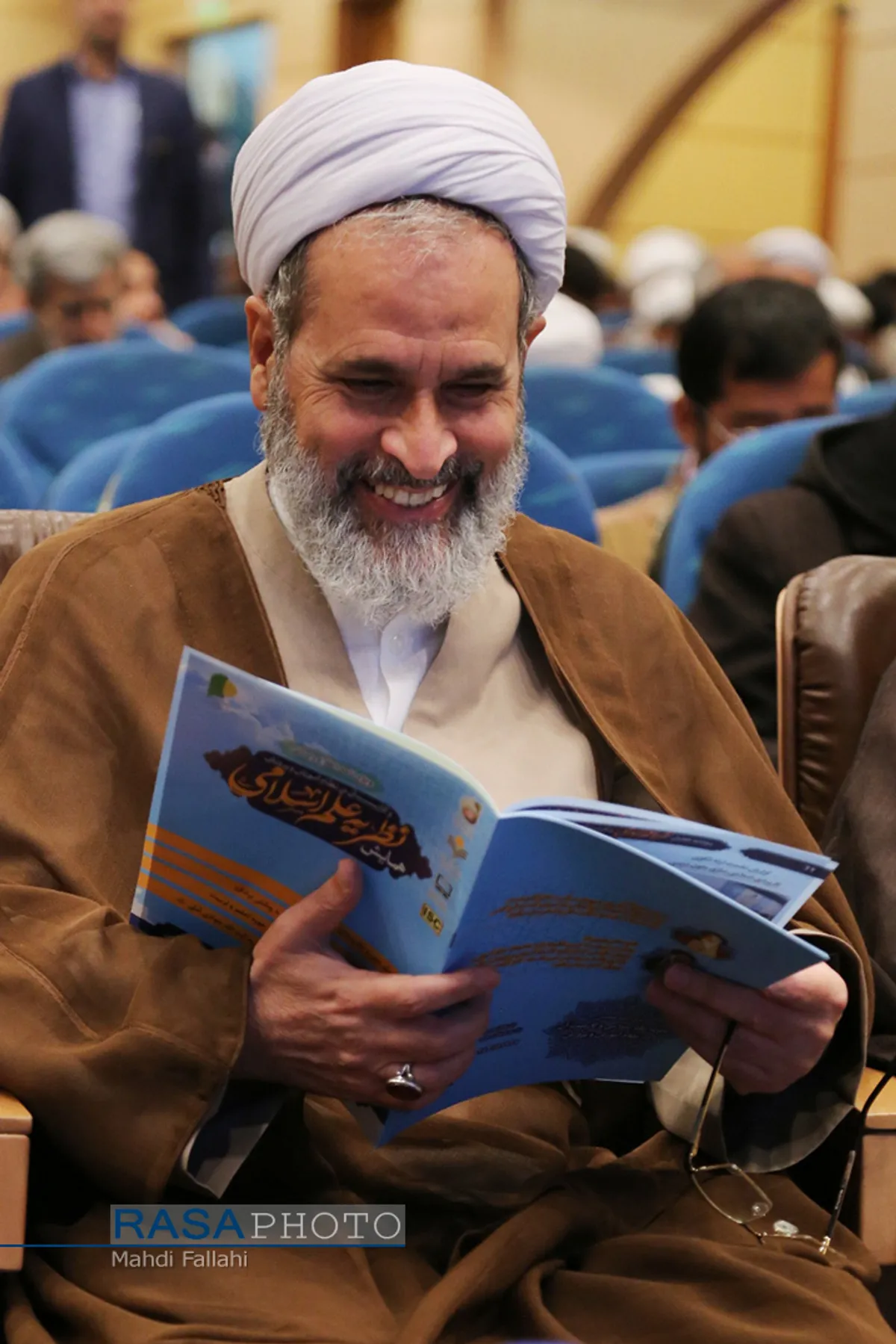 حضور آیت الله اعرافی در همایش نظریه علم اسلامی و کاربست آن در نظام آموزش و پرورش