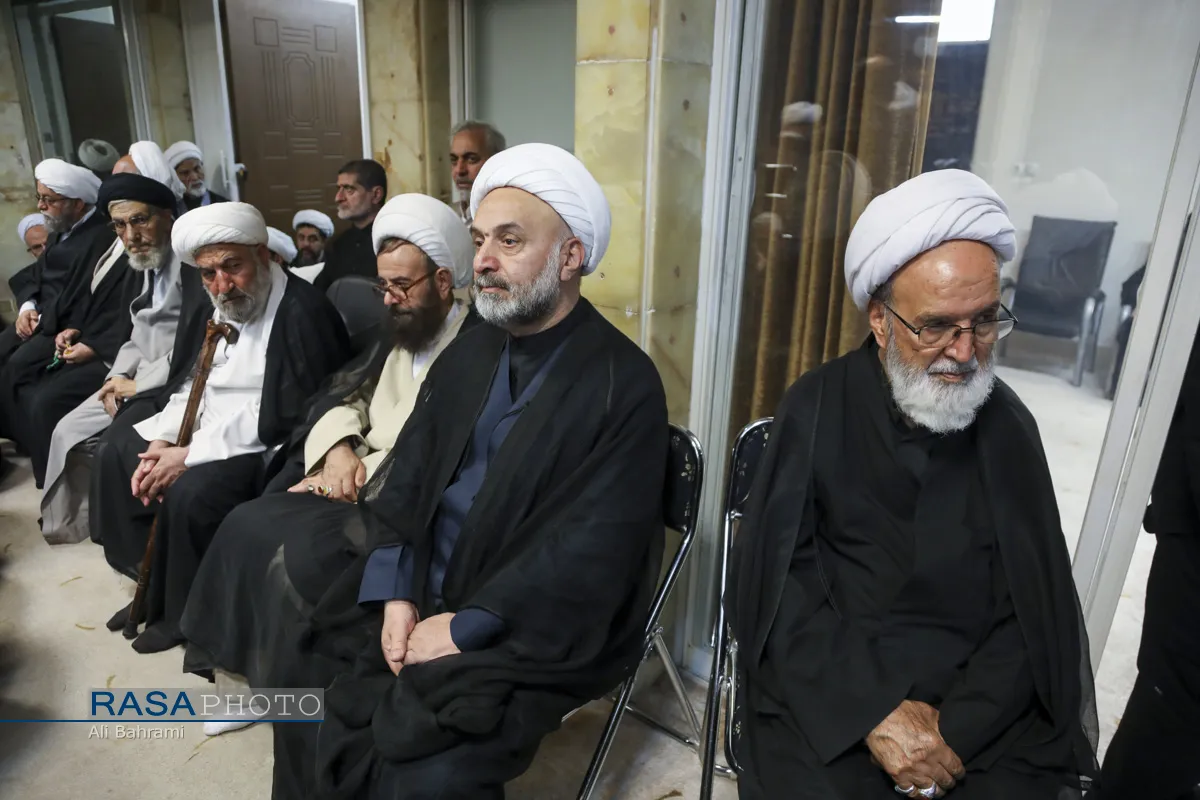گرامیداشت رهبر شهید انقلاب در بیت حضرت آیت الله نوری همدانی