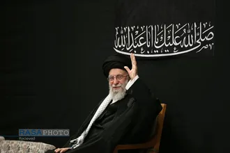 مراسم عزاداری شب عاشورای حسینی (علیه&zwnj;السلام) با حضور رهبر انقلاب