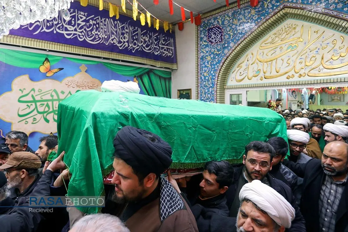 تشییع پیکر آیت&zwnj;الله امامی کاشانی در حرم مطهر رضوی