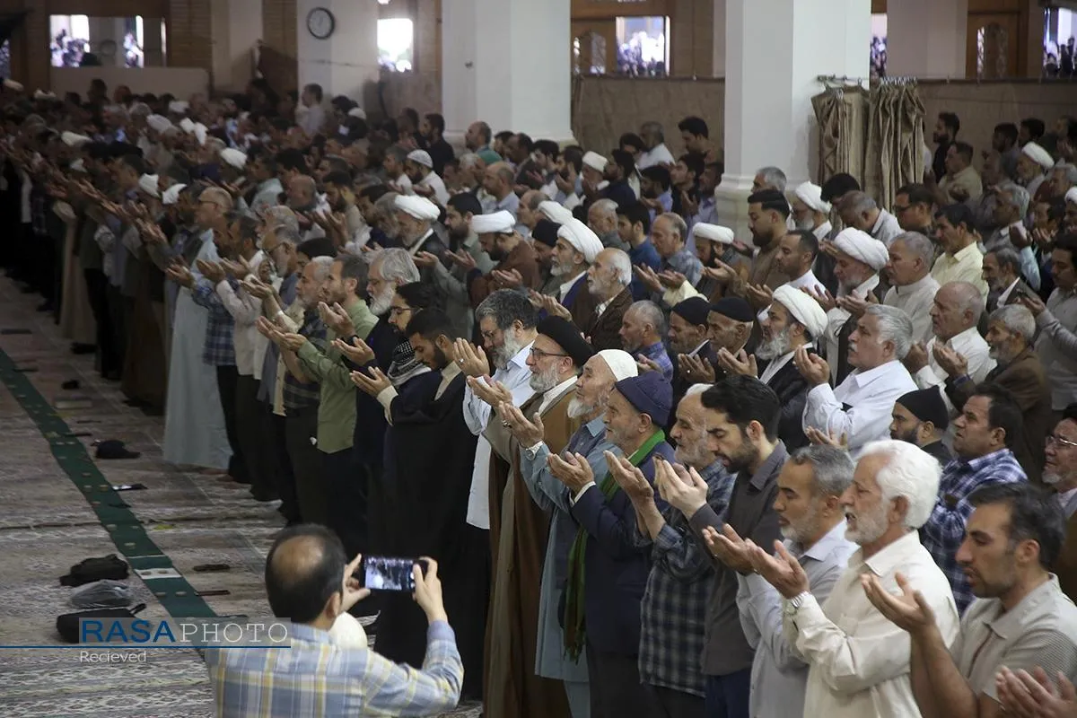 اقامه نماز عید سعید قربان در حرم حضرت معصومه (س)