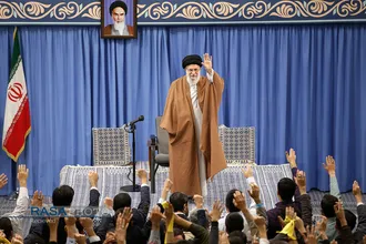 دیدار هزاران نفر از دانشجویان و دانش&zwnj;آموزان با مقام معظم رهبری