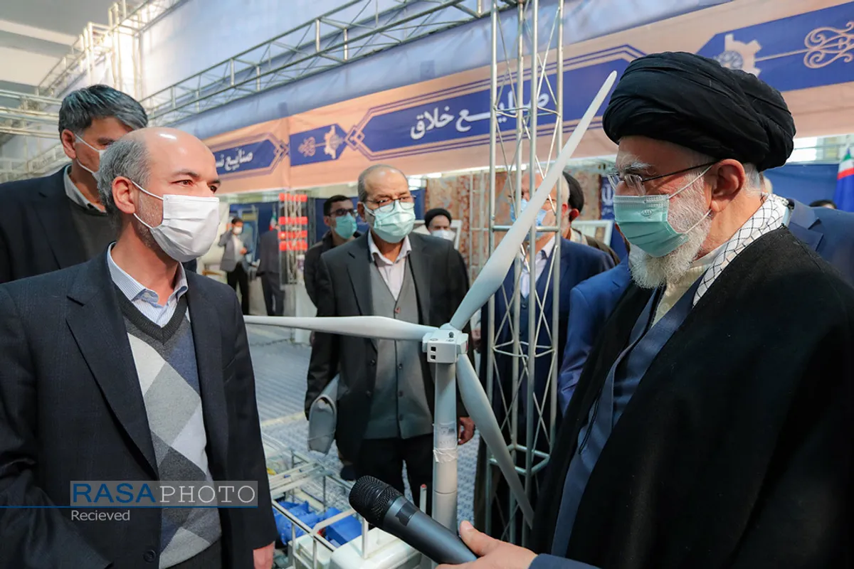 بازدید مقام معظم رهبری از نمایشگاه توانمندی&zwnj;های صنعتی