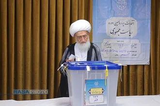 مشارکت حضرت آیت الله نوری همدانی از مراجع تقلید در چهاردهمین انتخابات ریاست جمهوری