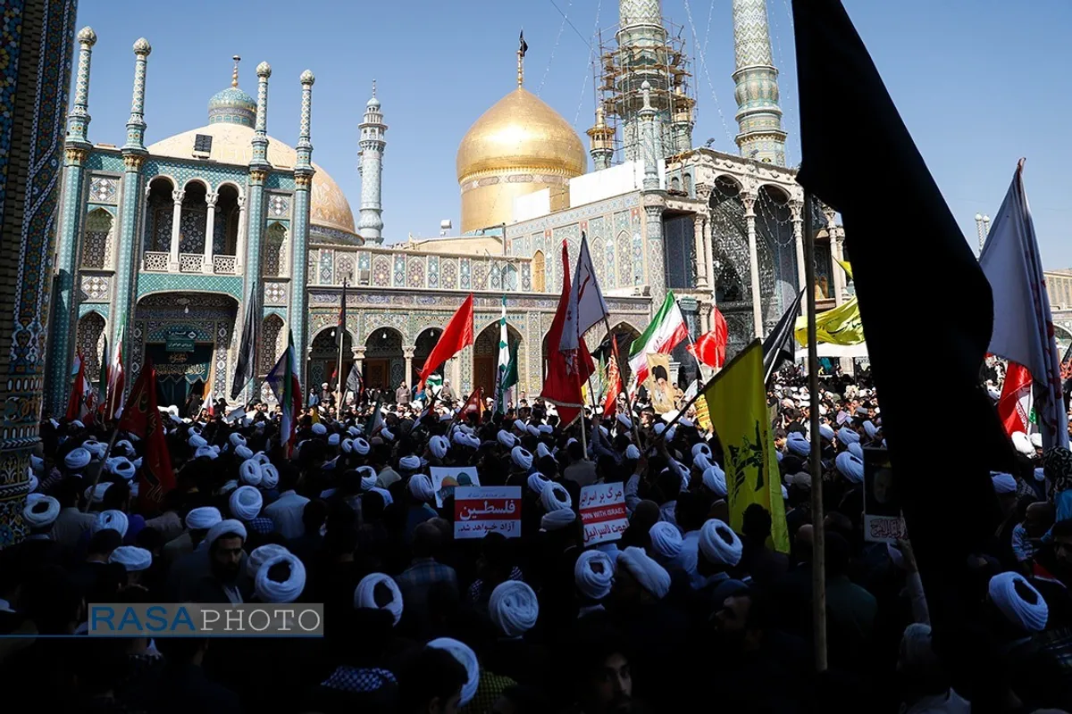 راهپیمایی طلاب قم در محکومیت حمله رژیم صهیونیستی به ملت مظلوم غزه