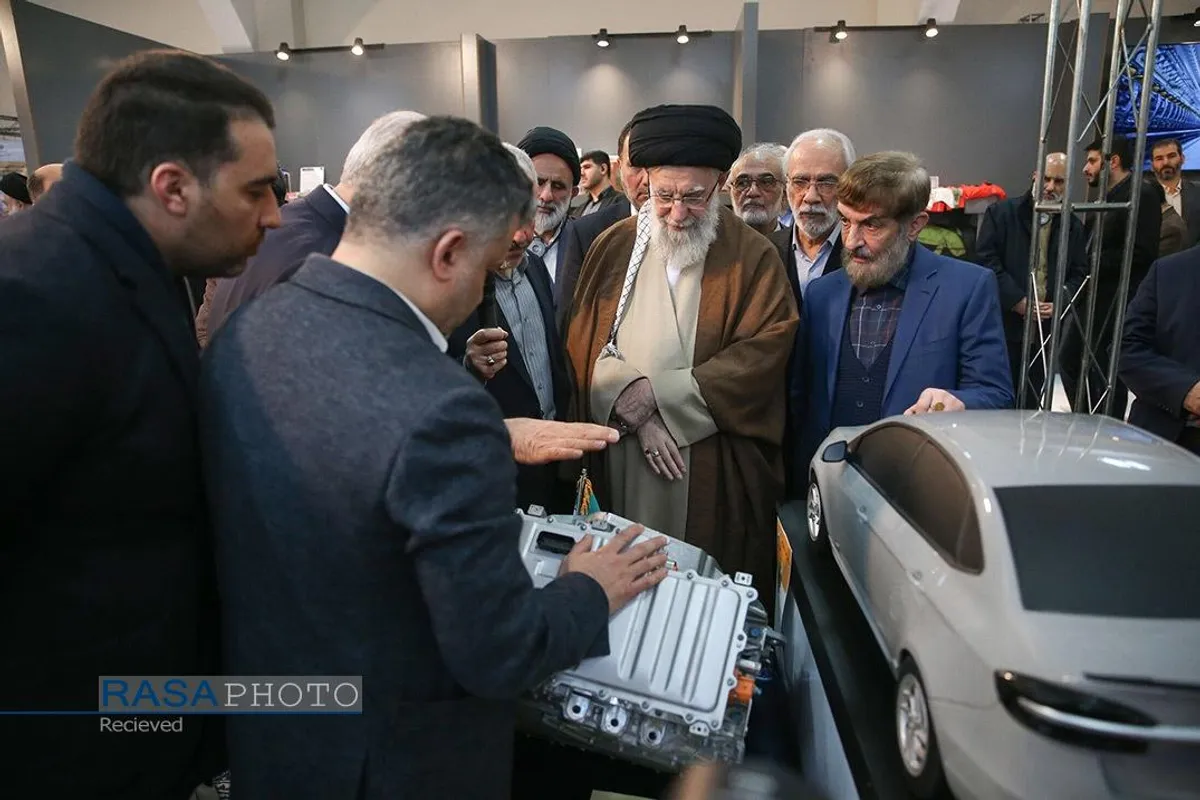 بازدید مقام معظم رهبری از نمایشگاه توانمندی&zwnj;های تولید داخلی