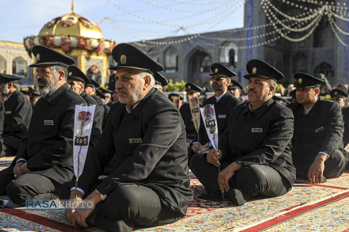 آیین تعویض پرچم گنبد منور رضوی در روز میلاد حضرت امام رضا (علیه&zwnj;السلام)