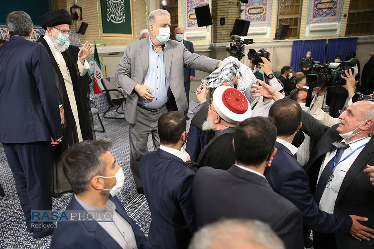 دیدار مسئولان نظام و میهمانان کنفرانس وحدت اسلامى با مقام معظم رهبری
