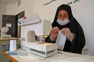 تولید ماسک و لباس بیمارستانی توسط بانوان جهادگر خراسان شمالی&lrm;