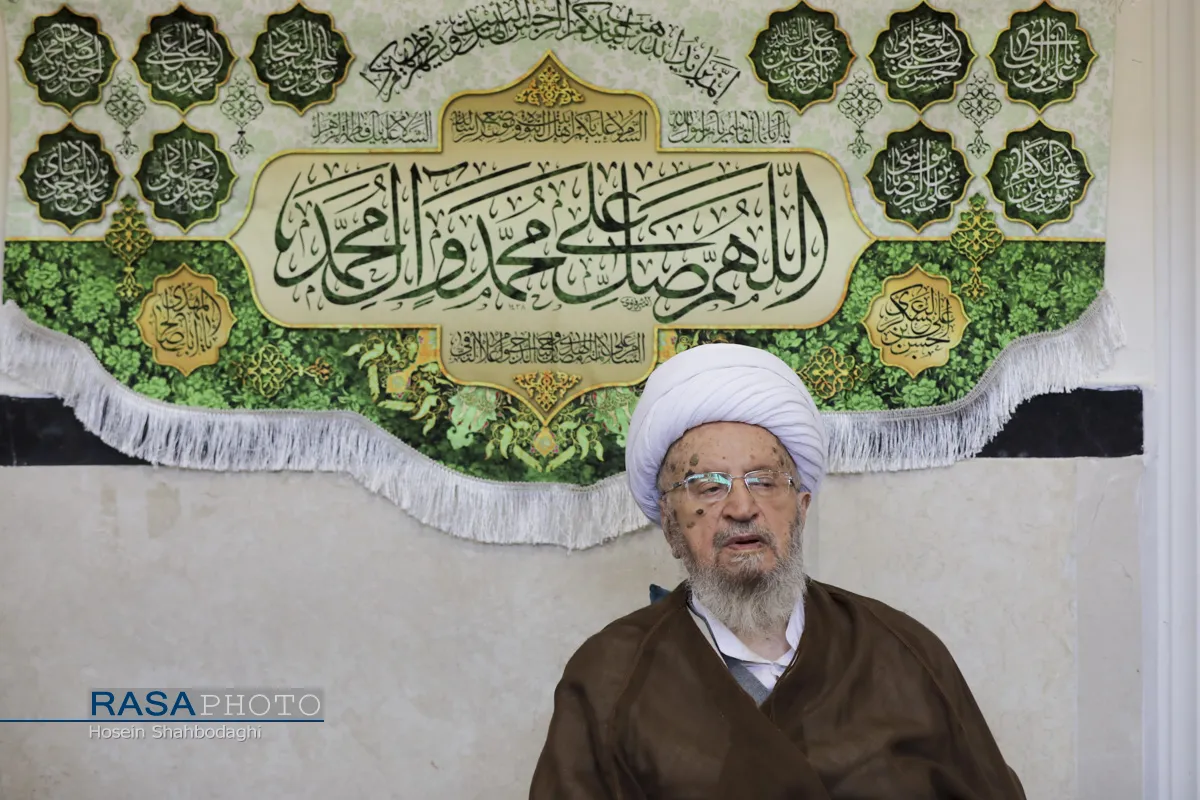 جشن میلاد پیامبر (ص) و عمامه گذاری طلاب در بیوت مراجع تقلید
