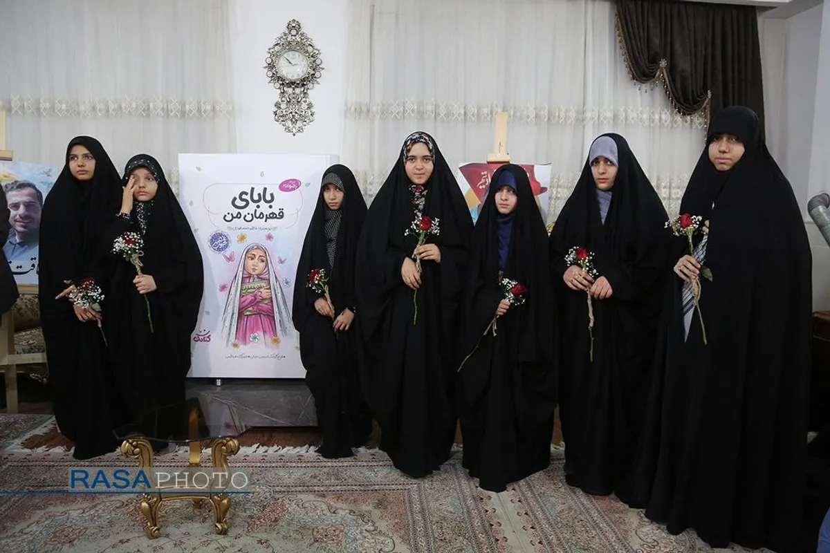 رونمایی اولین کتاب کودکانه مجموعه قهرمان من