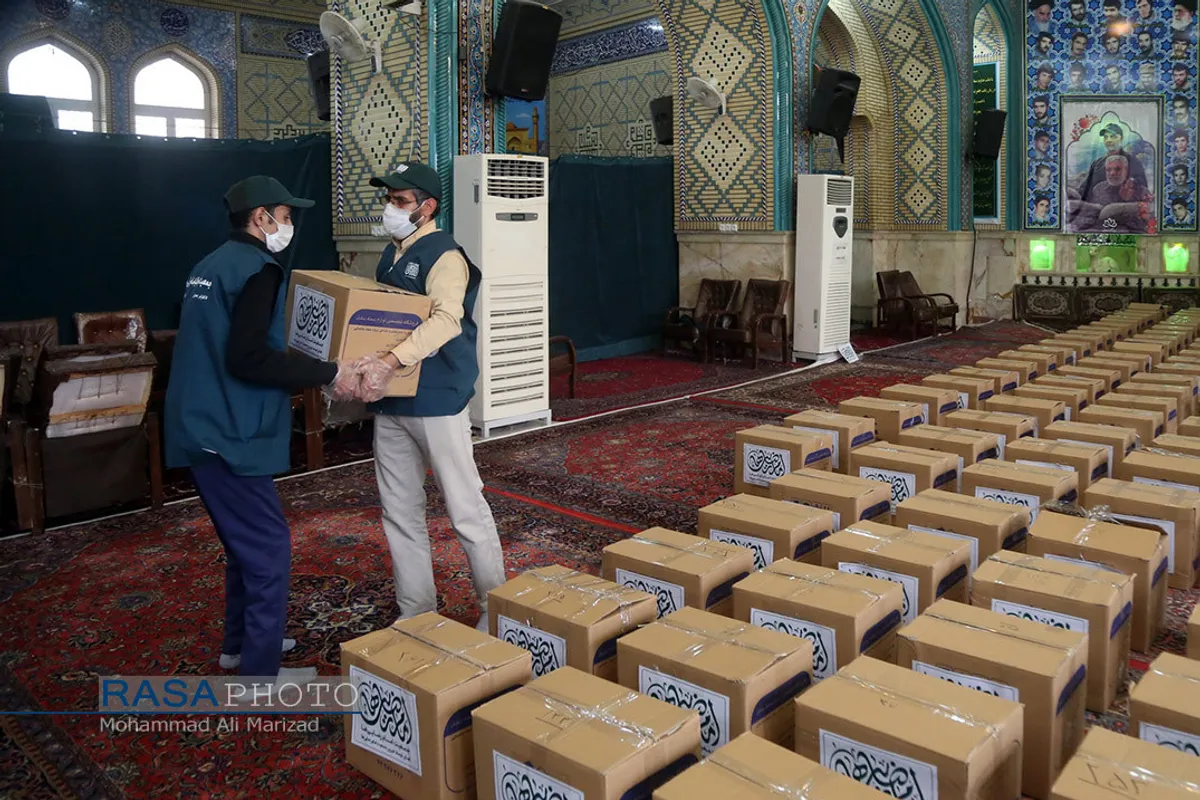 توزیع اقلام حمایتی به خانواده&zwnj;های نیازمند توسط گروه جهادی امام رضایی&zwnj;ها