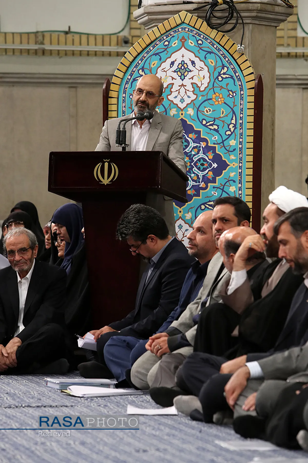 دیدار جمعی از اساتید، اعضای هیئت&zwnj;های علمی و پژوهشگران دانشگاه&zwnj;ها و مراکز علمی با رهبر انقلاب