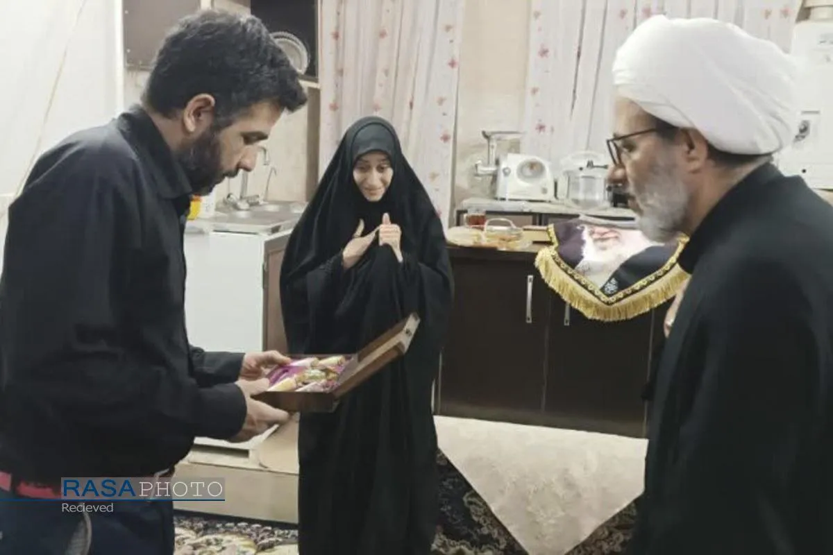 دیدار نوروزی خادمان حرم بانوی کرامت با خانواده شهدای جنگ تحمیلی رمضان