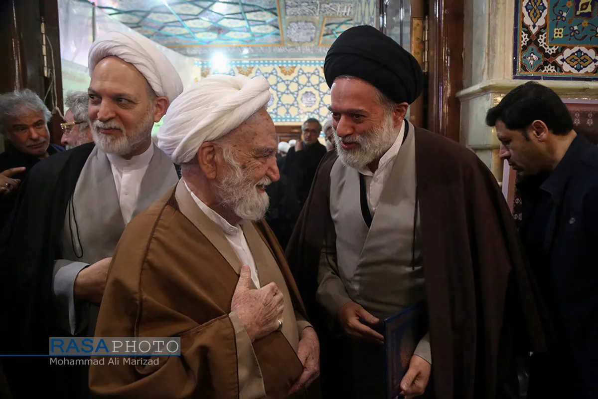 تشییع پیکر آیت الله سید هاشم رسولی محلاتی با حضور علما و روحانیان و مردم انقلابی قم